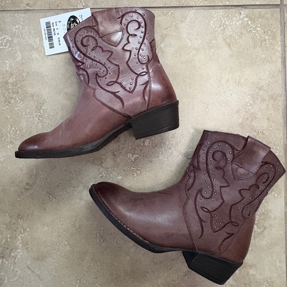 Stylish Brown Cowgirl Boots